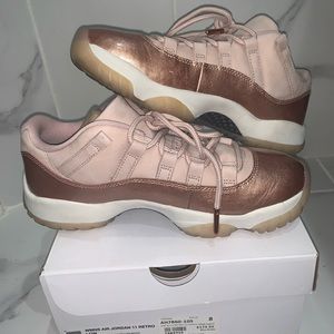 AIR JORDAN 11 Retro ‘Rose Gold’ Women’s Size 8